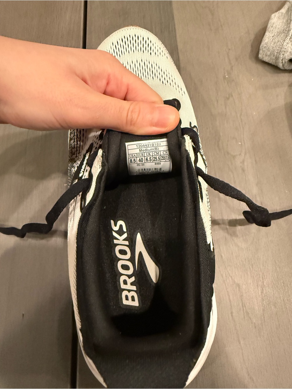 Brooks Women's Adrenaline GTS 25 Running Shoes - Picture 4 of 5